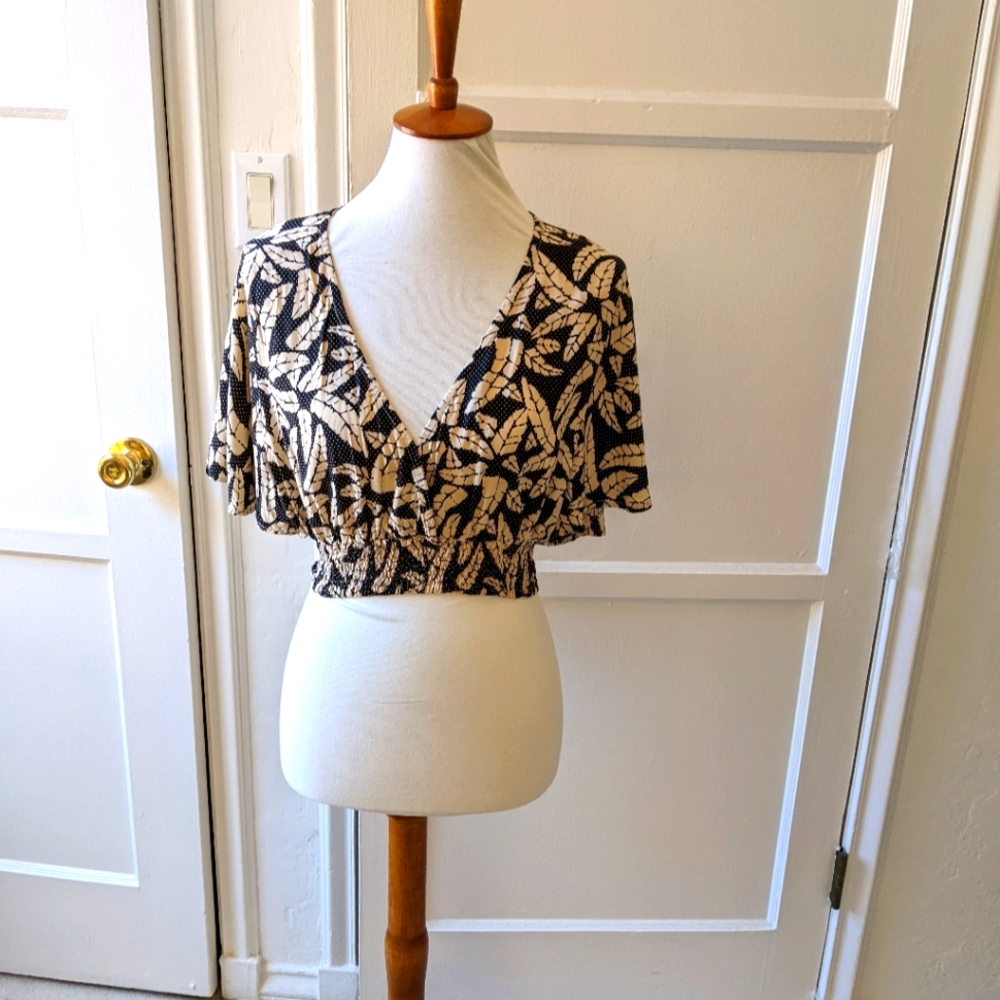 Beachgold leaf print crop top size medium